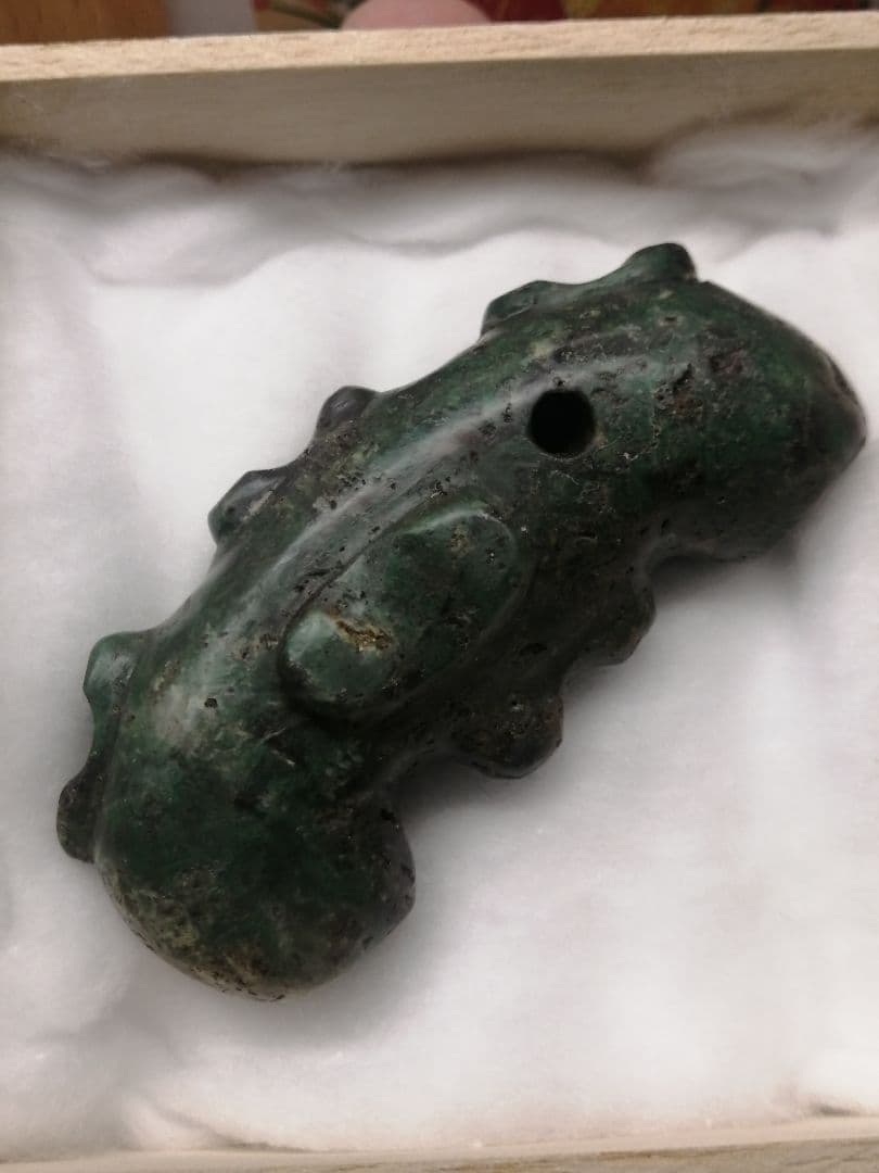 ★古墳期『蛇紋子持勾玉』出土品。大型勾玉　7.0cm　蛇紋石　凄い迫力があります