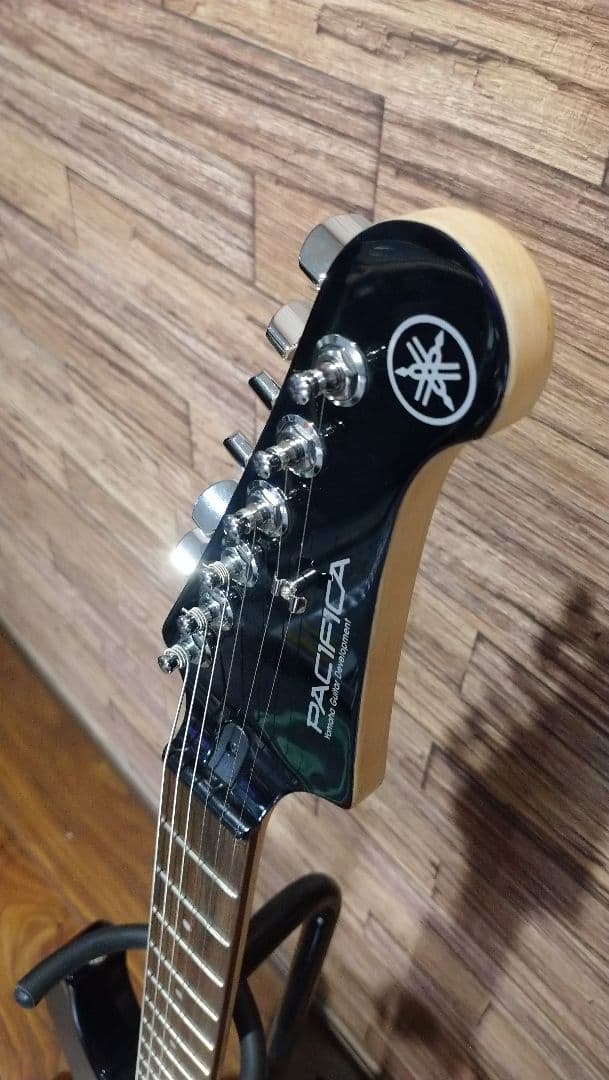 YAMAHA エレキギター PACIFICA 212VFM