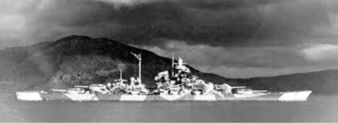 独戦艦ティルピッツ 実物装甲鋼材断片 Böker 記念品