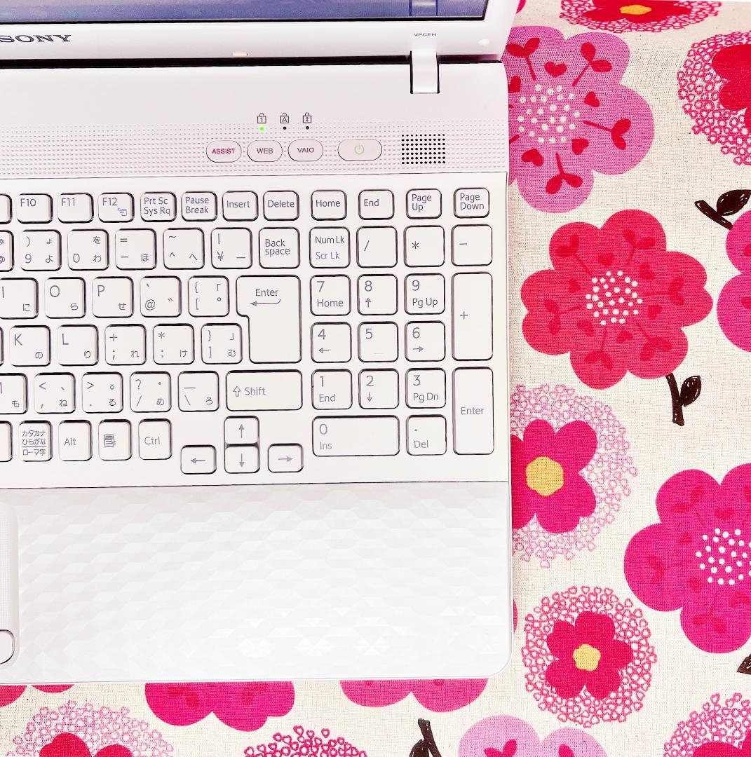 92【人気のキラキラVAIO❣️】新品メモリ8GB✨爆速SSD✨ノートパソコン✨白