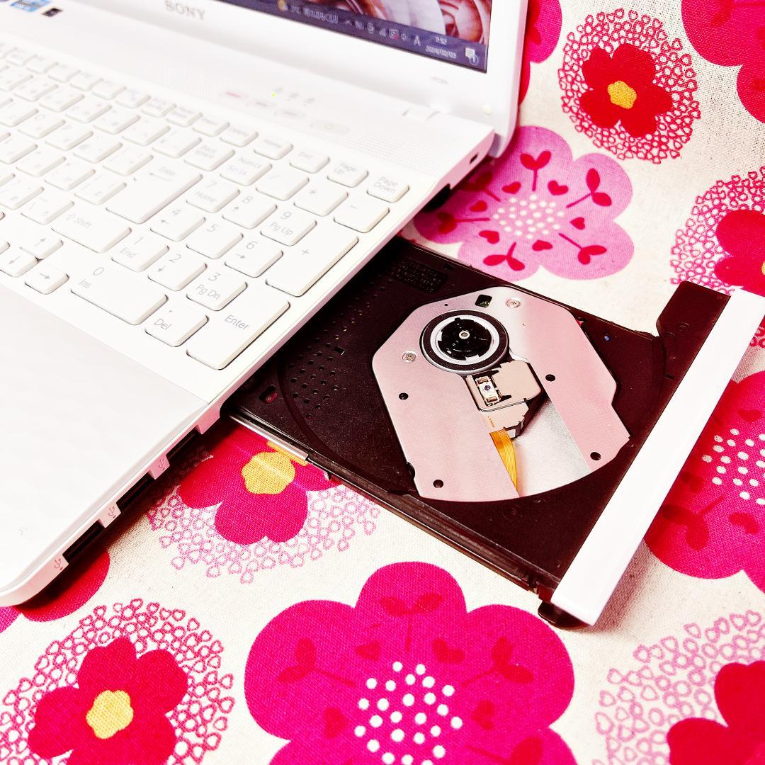 92【人気のキラキラVAIO❣️】新品メモリ8GB✨爆速SSD✨ノートパソコン✨白