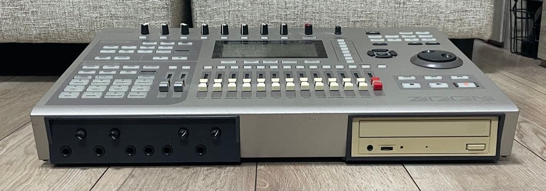 ZOOM MRS-1608 マルチトラックレコーダ