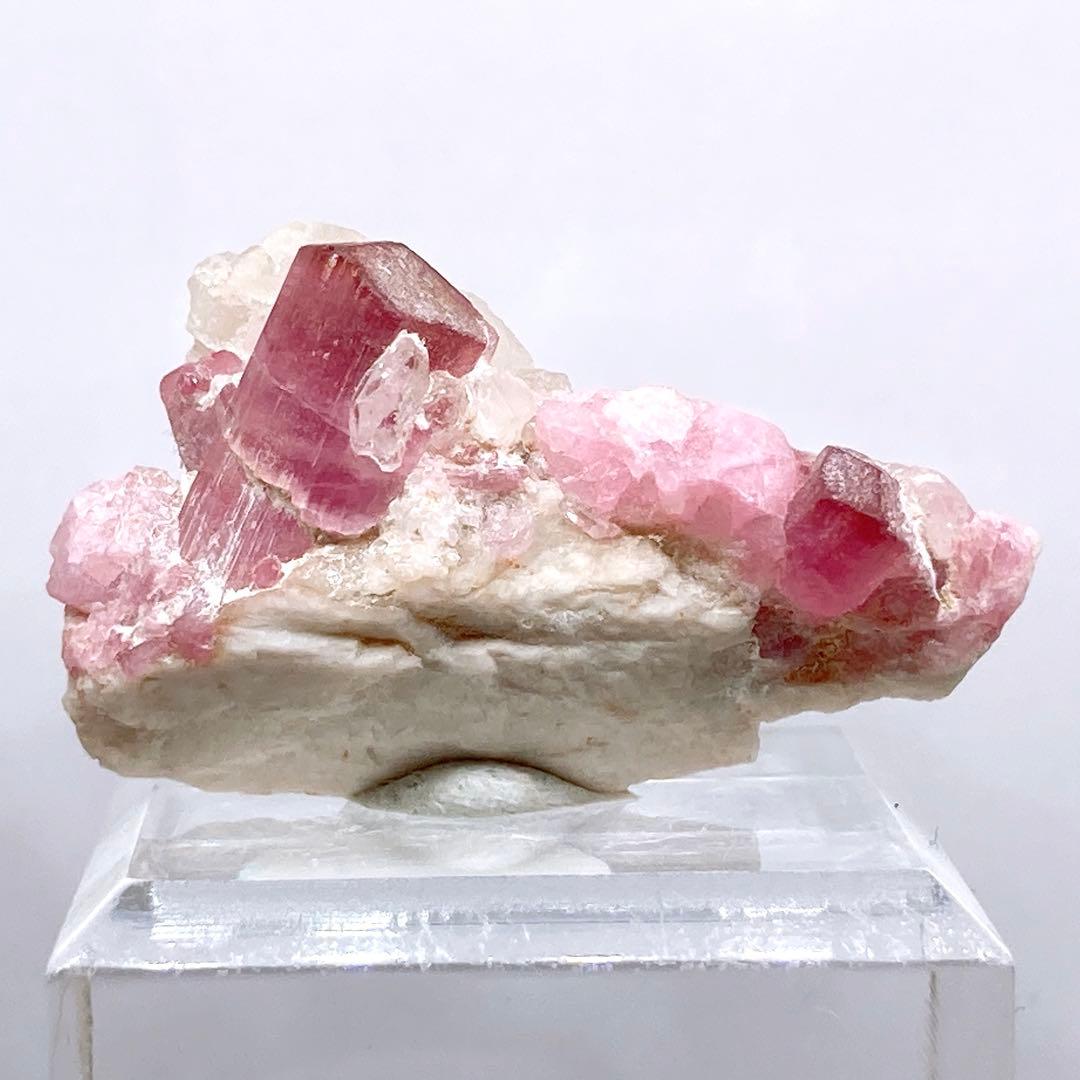 鉱*ー様 トルマリン　ルベライト　原石　鉱物標本　天然石　395