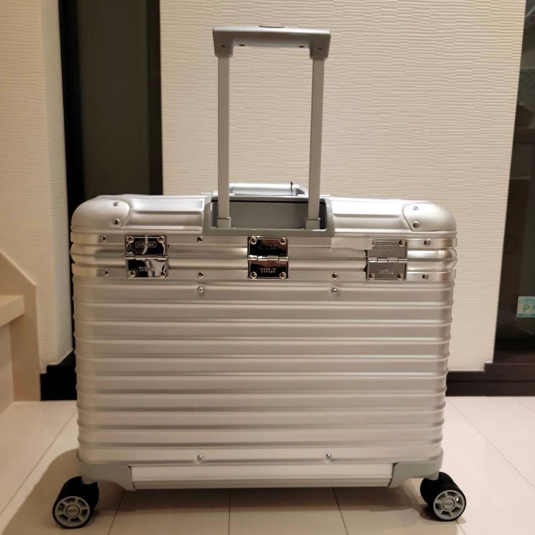 新品　廃盤　旧型　リモワ　パイロット 34L　トローリー　4輪　ビジネス　アルミ