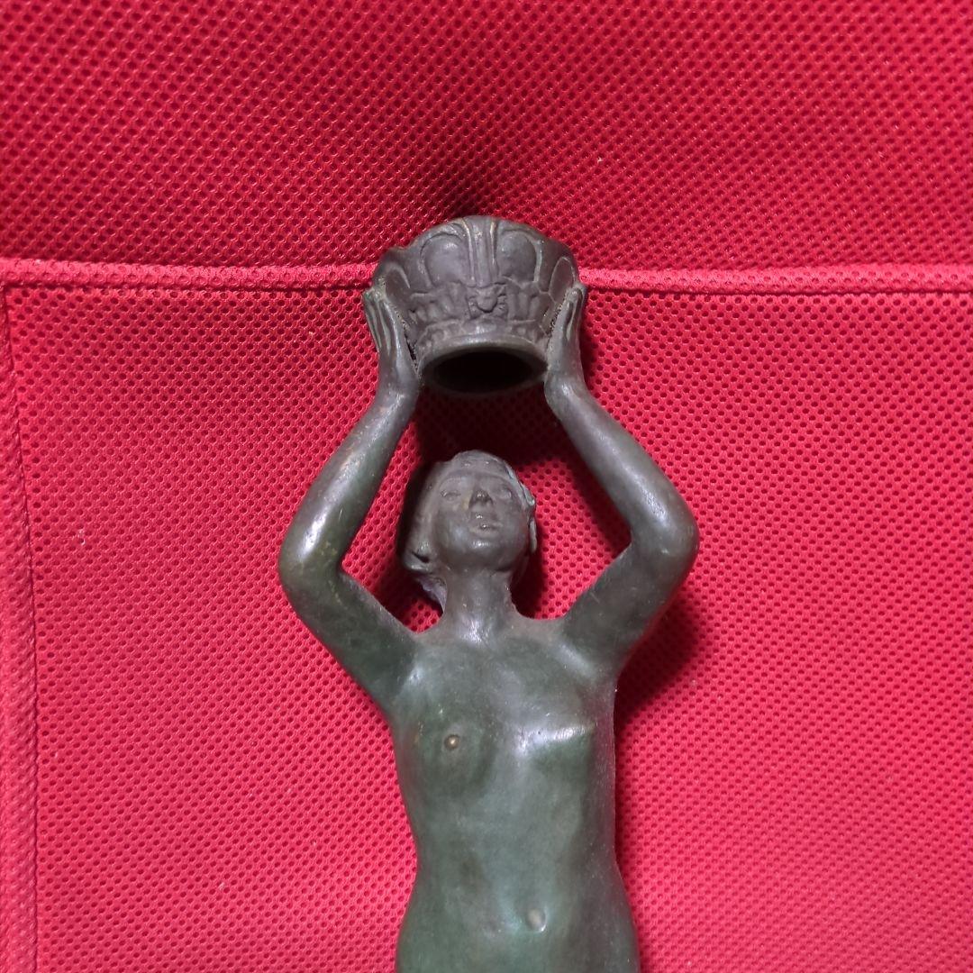 ブロンズ製 女性像 冠を持つ彫刻 約41cm