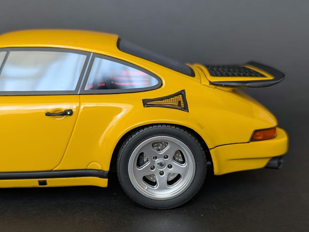 GTスピリット 1/18 ルーフ CTR イエローバード ポルシェ 911