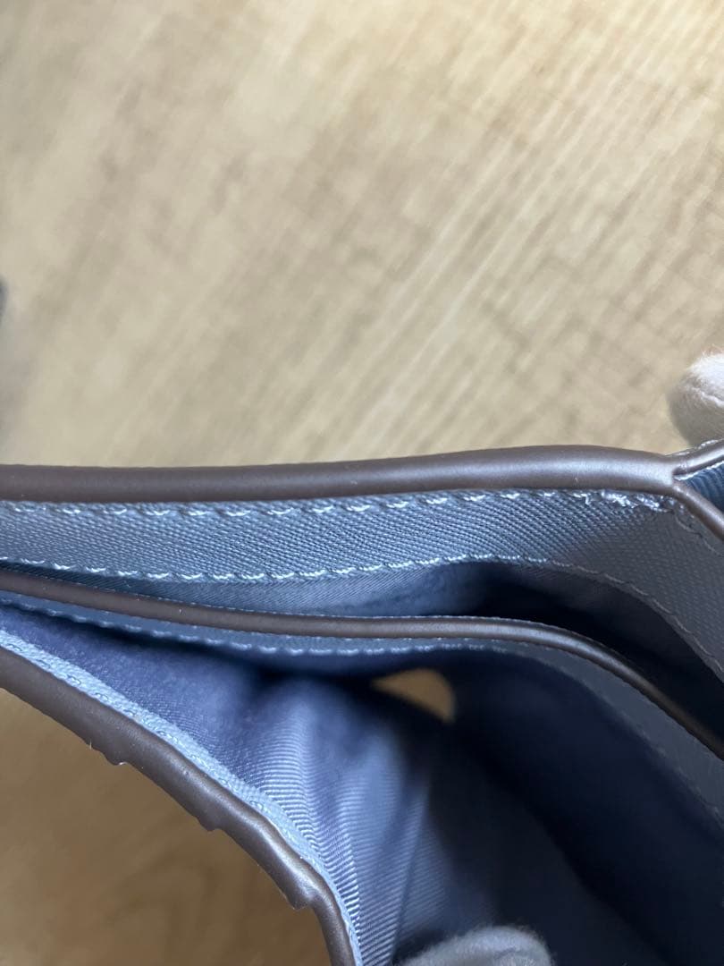 新品保管品　トリーバーチ　二つ折り財布　水色