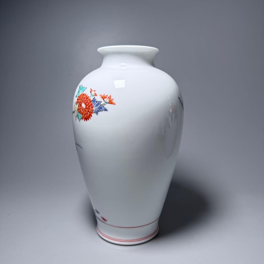 十三代　酒井田柿右衛門　錦菊花鳥文花瓶　十三代　今泉今右衛門　錦牡丹絵花瓶　二点