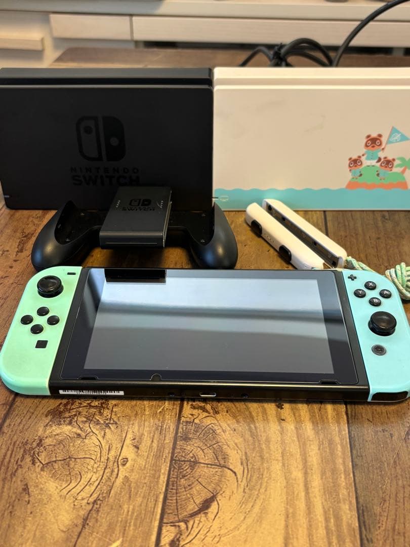 Nintendo Switch 本体 ドック２つ付きあつ森コラボ　スイッチ