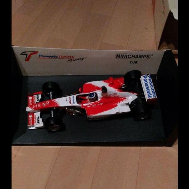 トヨタ　レーシングカー　模型
