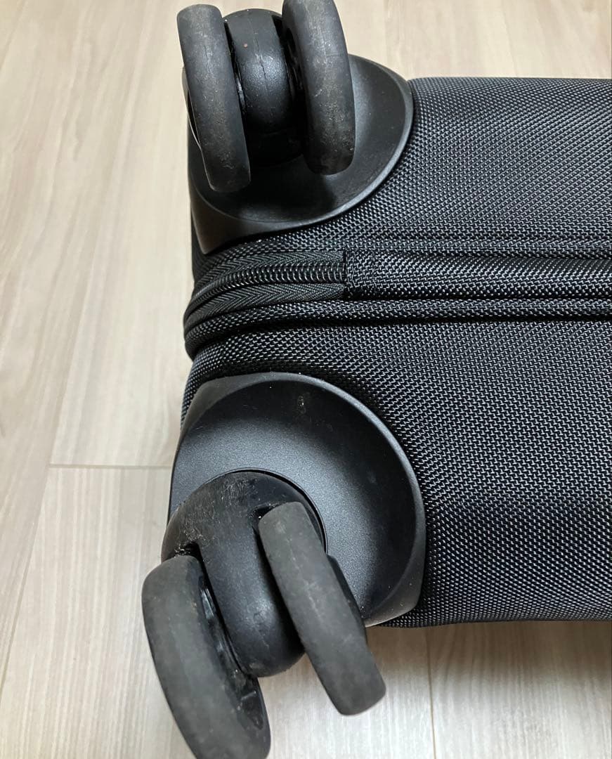 値下　Samsonite サムソナイトキャリーケース 黒 機内持ち込み　4輪