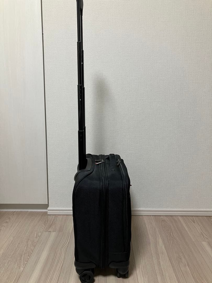 値下　Samsonite サムソナイトキャリーケース 黒 機内持ち込み　4輪