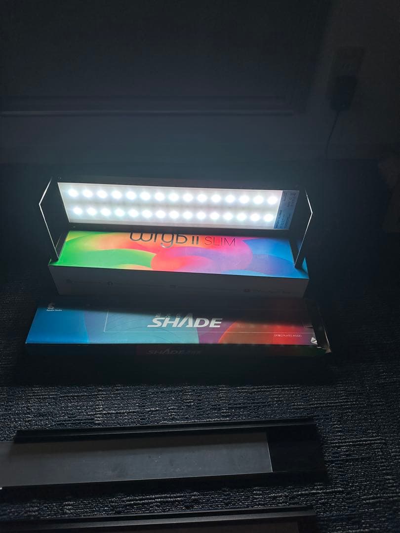 Chihiros WRGB Slim 45cm と　シェード　セット