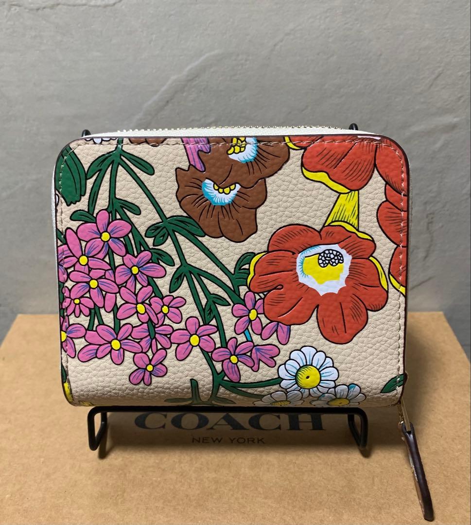✨️新品未使用✨️COACH 花柄 二つ折り財布