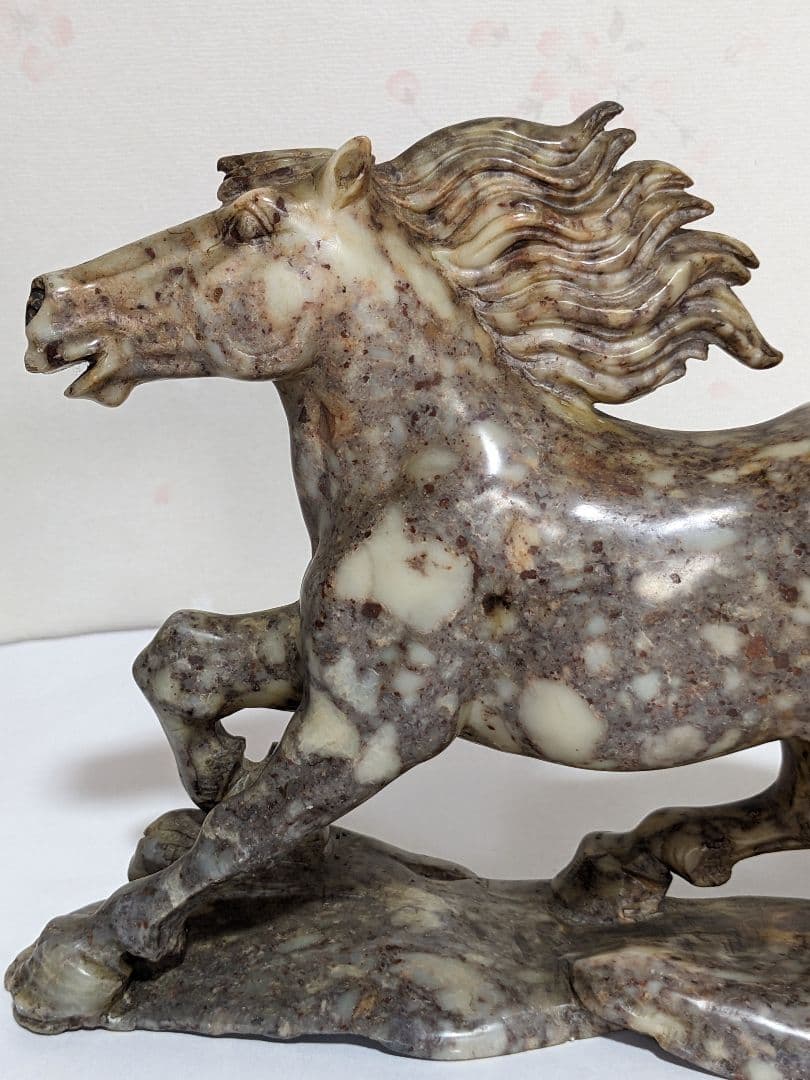 ♦中国美術工芸品 手彫り 干支午年 馬 玉石文化 縁起物 置物 飾り 骨董品