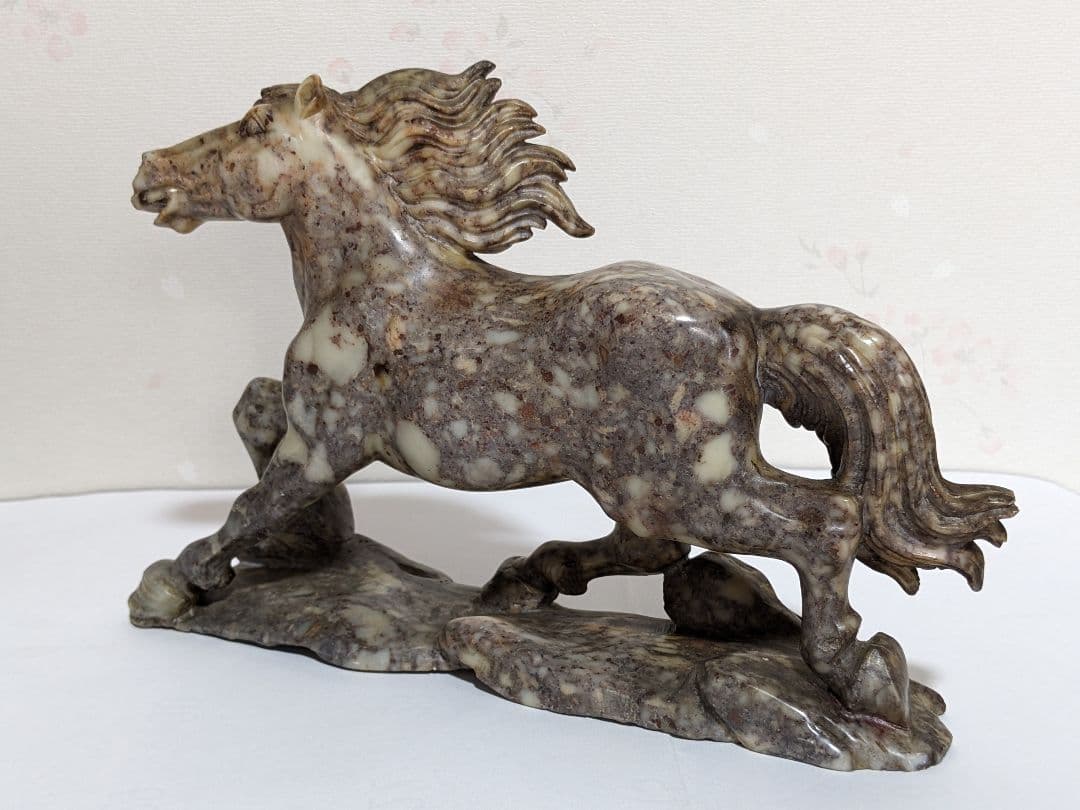 ♦中国美術工芸品 手彫り 干支午年 馬 玉石文化 縁起物 置物 飾り 骨董品