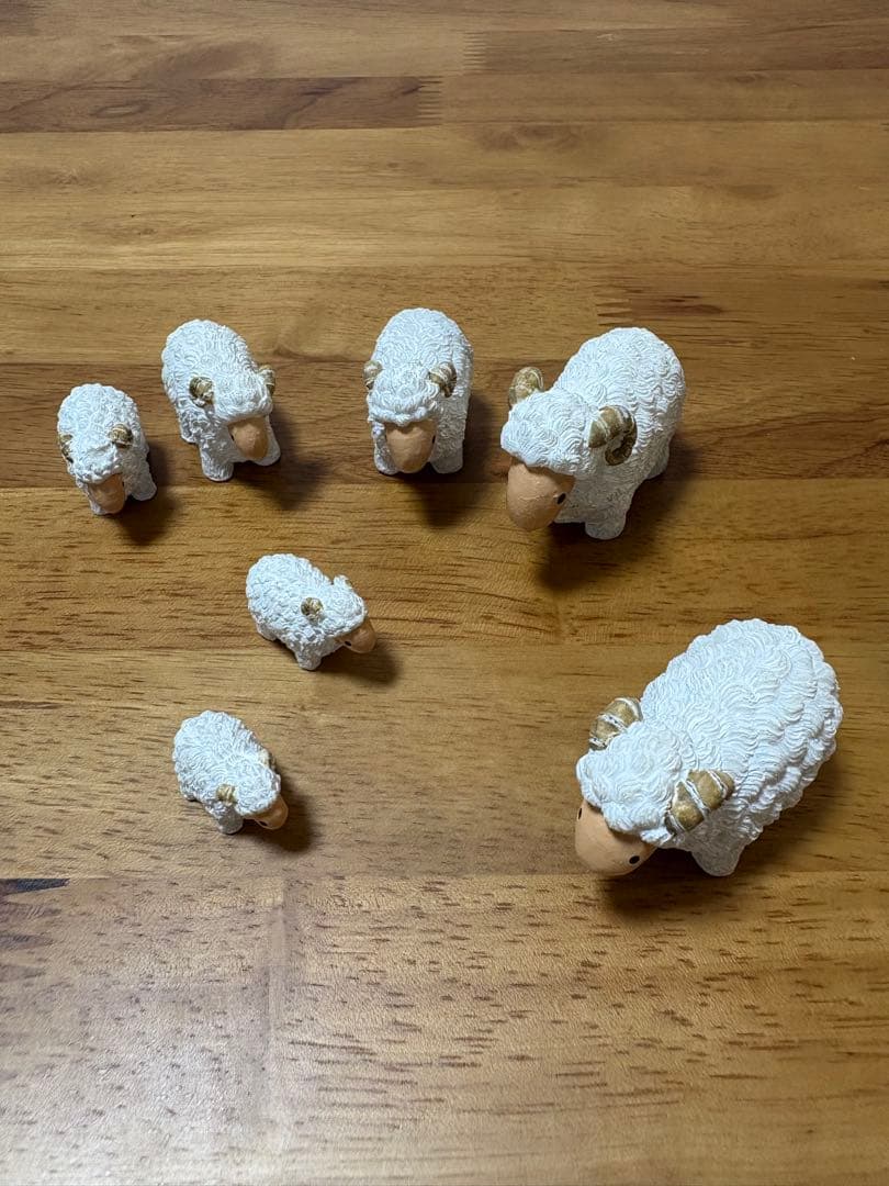 ナオ　羊 置物 インテリア ミニチュア 7体セット×45個