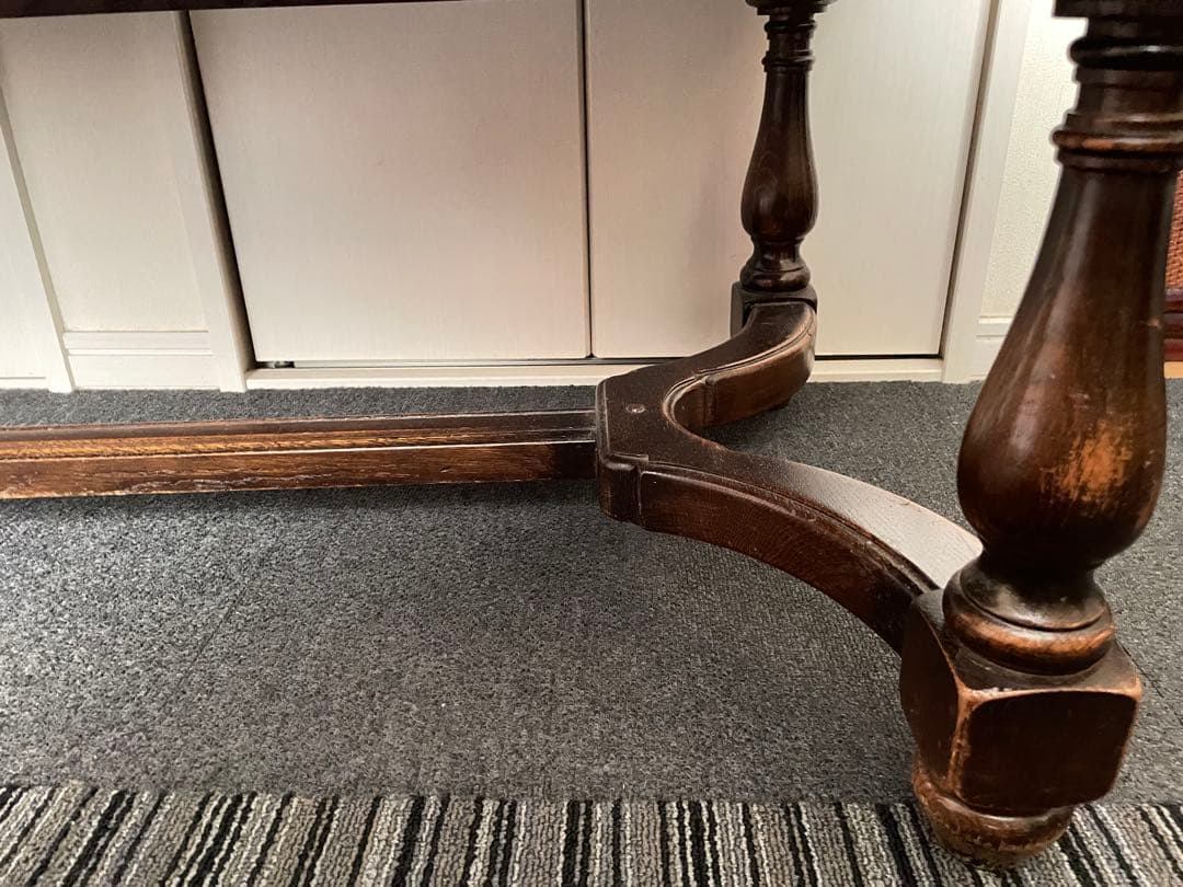 ヨーロッパアンティークテーブル