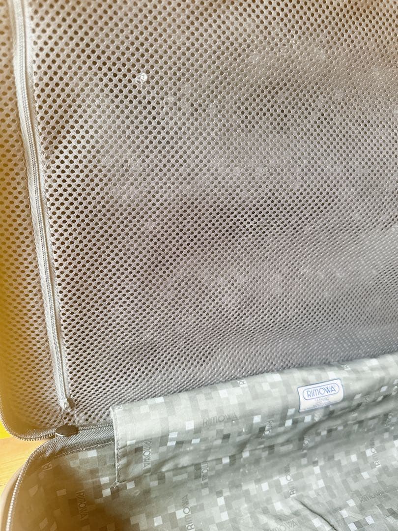 Rimowa ブラックキャリーケース