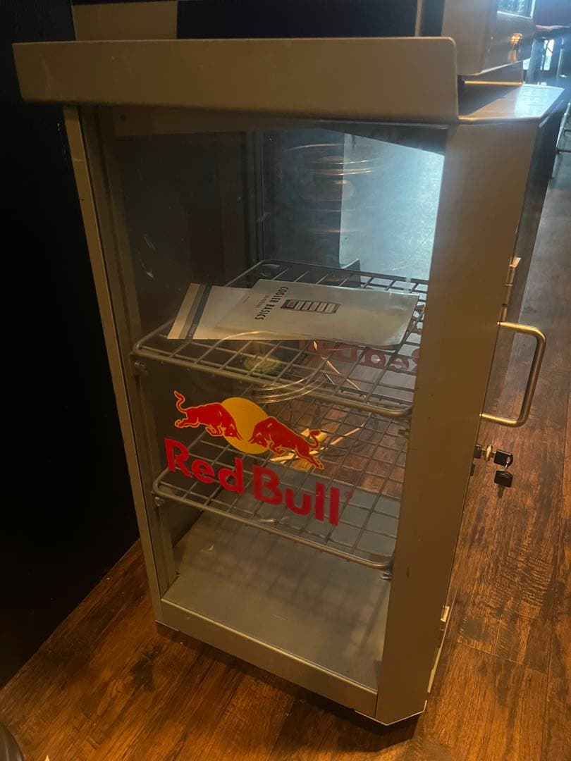 Red Bull エナジードリンク冷蔵庫　ショーケース付き