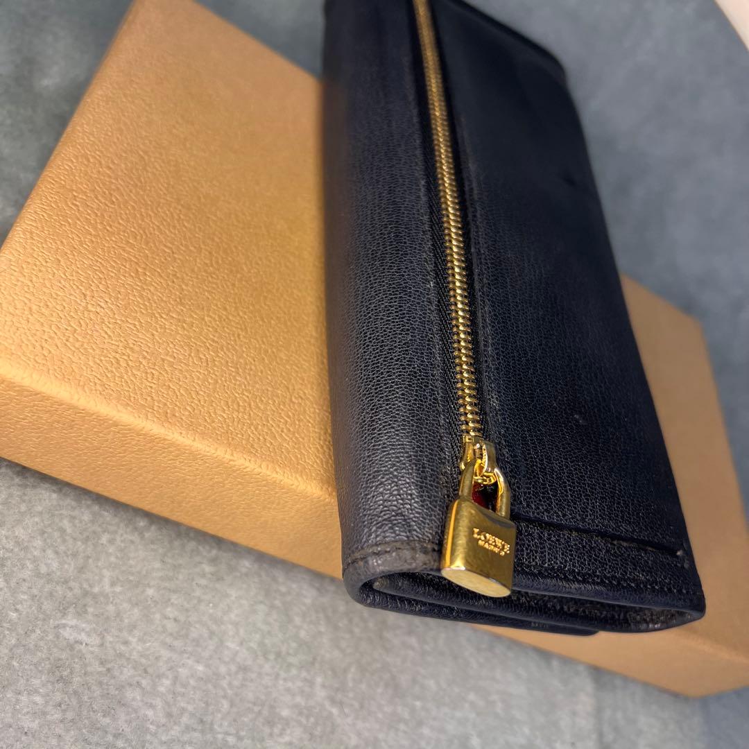 ロエベ LOEWE 二つ折り長財布 AMAZONA 113.95.F11