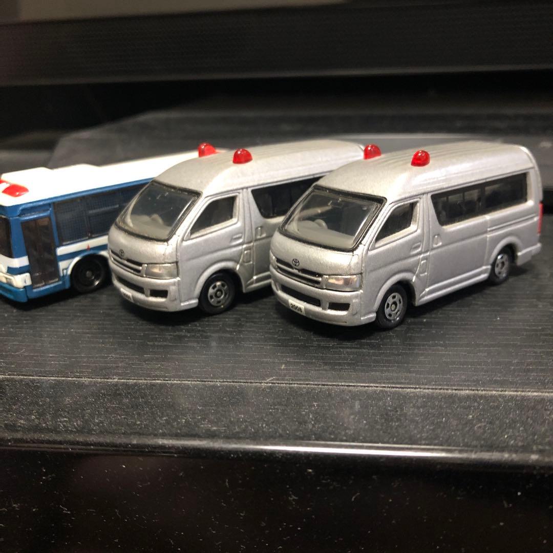 トミカ 覆面パトカー　ハイエース　機動隊バス　右翼
