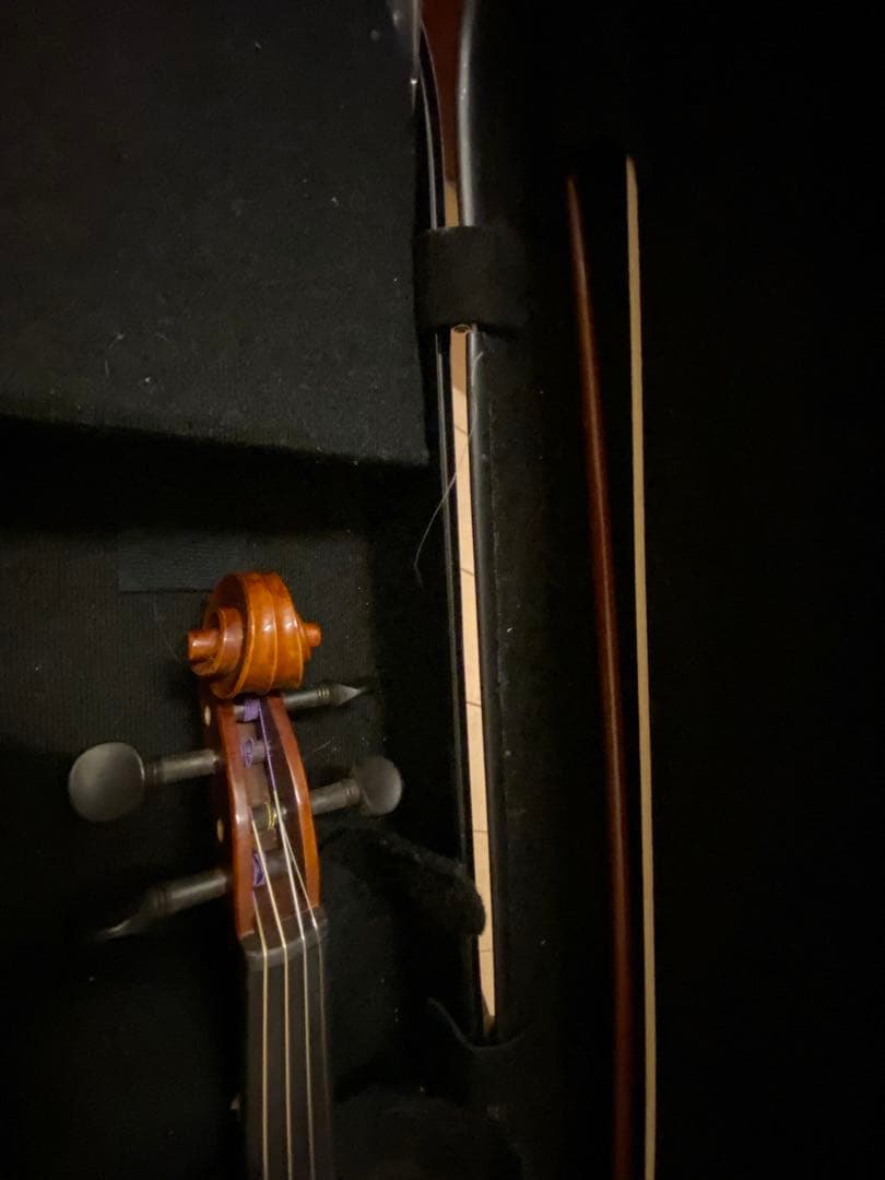 美品YAMAHAヴァイオリン(弓、ケース、松脂、顎当て付き)