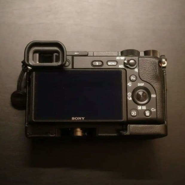 SONY α6400 ILCE-6400L ボディ(2528ショット)+周辺機器