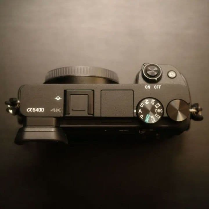 SONY α6400 ILCE-6400L ボディ(2528ショット)+周辺機器