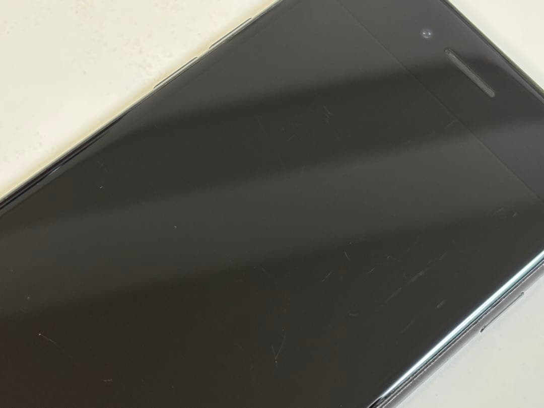 iPhone8 64GB SIMロック解除済み au版