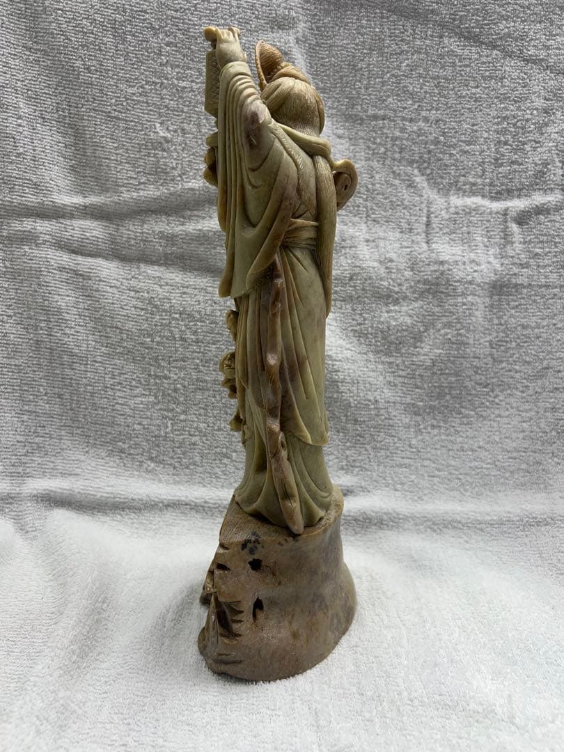 天然石　手彫り彫刻　花灯篭を持つ女性像　置物　中国美術品