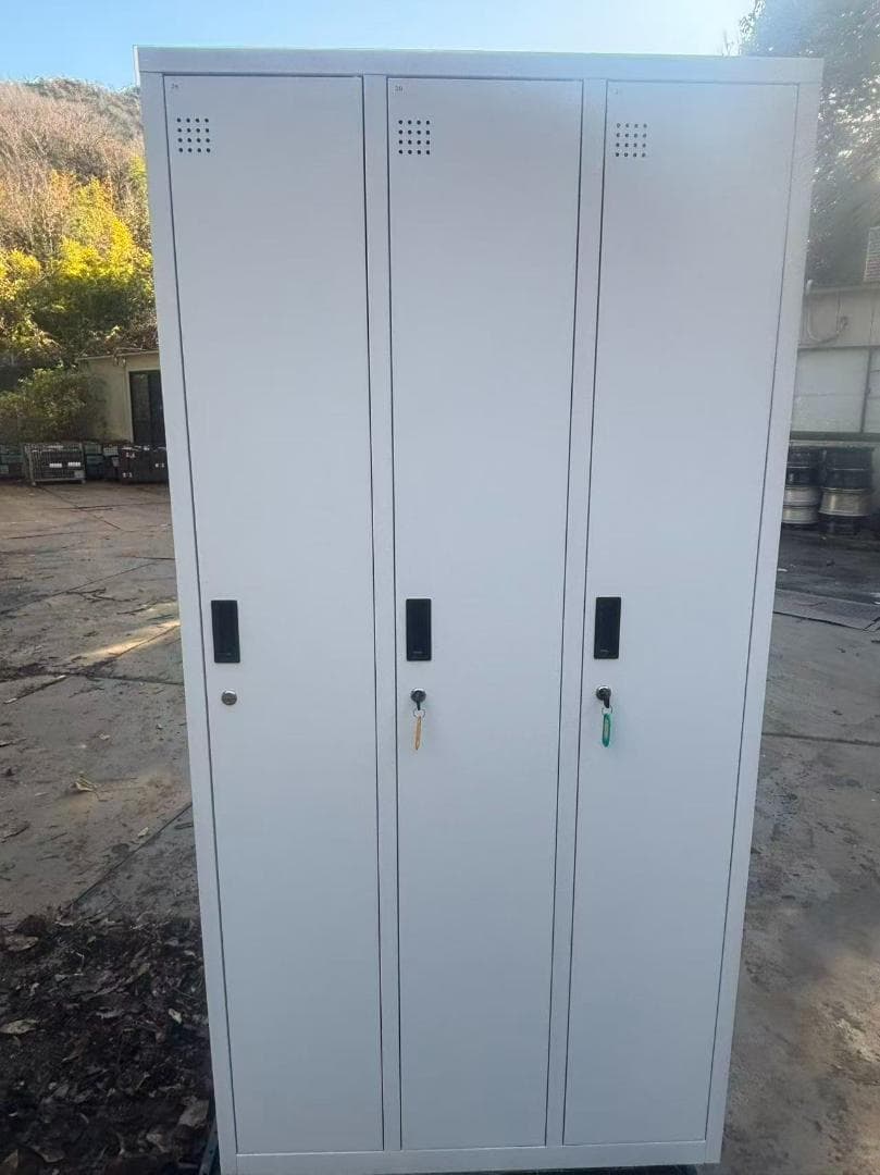 業務用　従業員用ロッカー　３人用