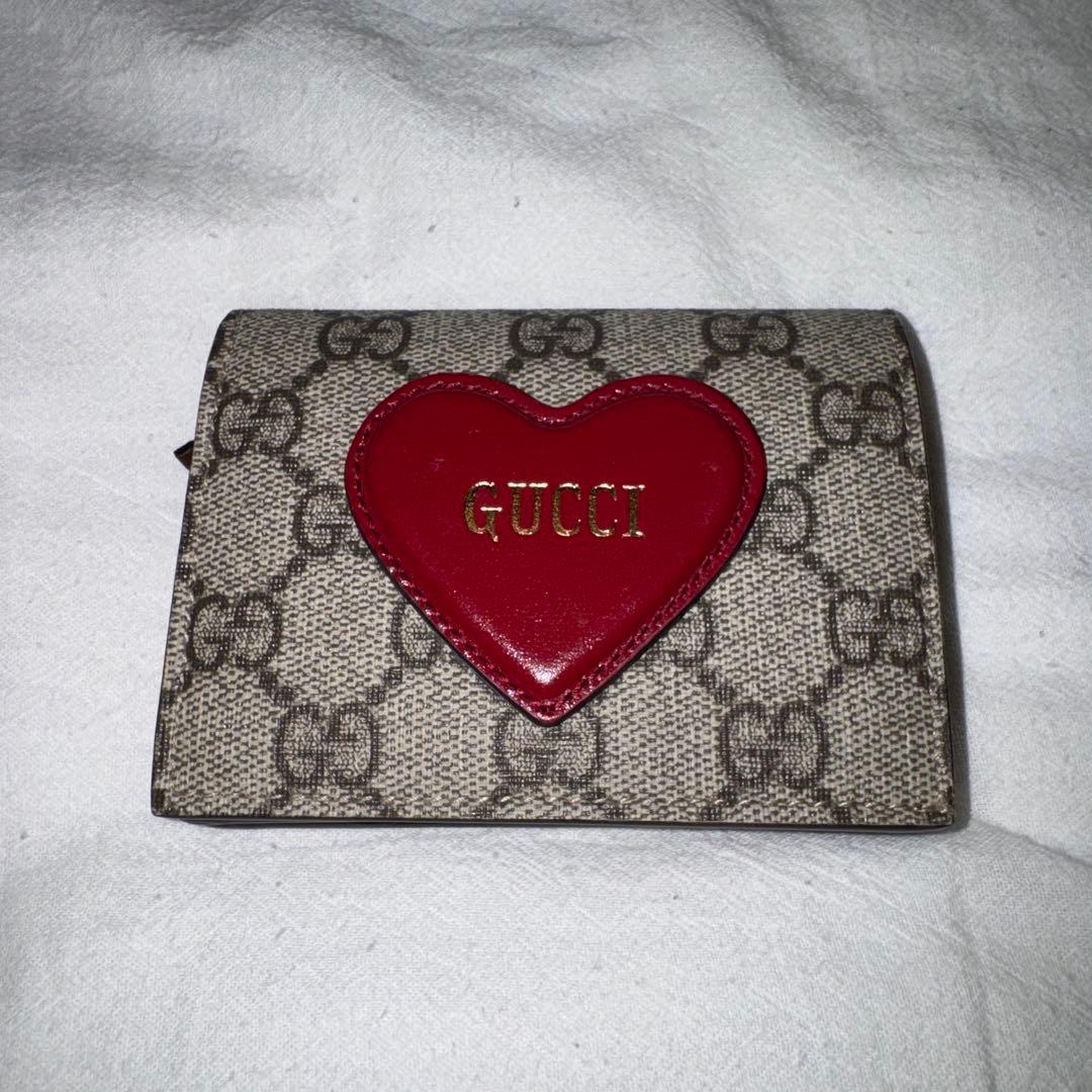 【GUCCI】 グッチ ハートモチーフ 二つ折り財布