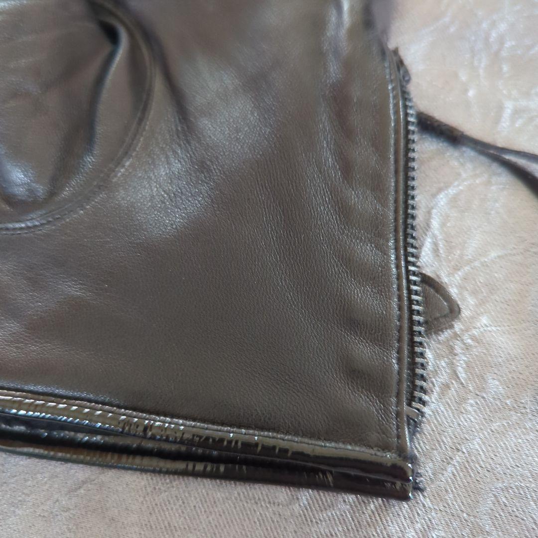 5351POURLESHOMMS SCHORL黒レザー 手袋 パイソン＆シープ