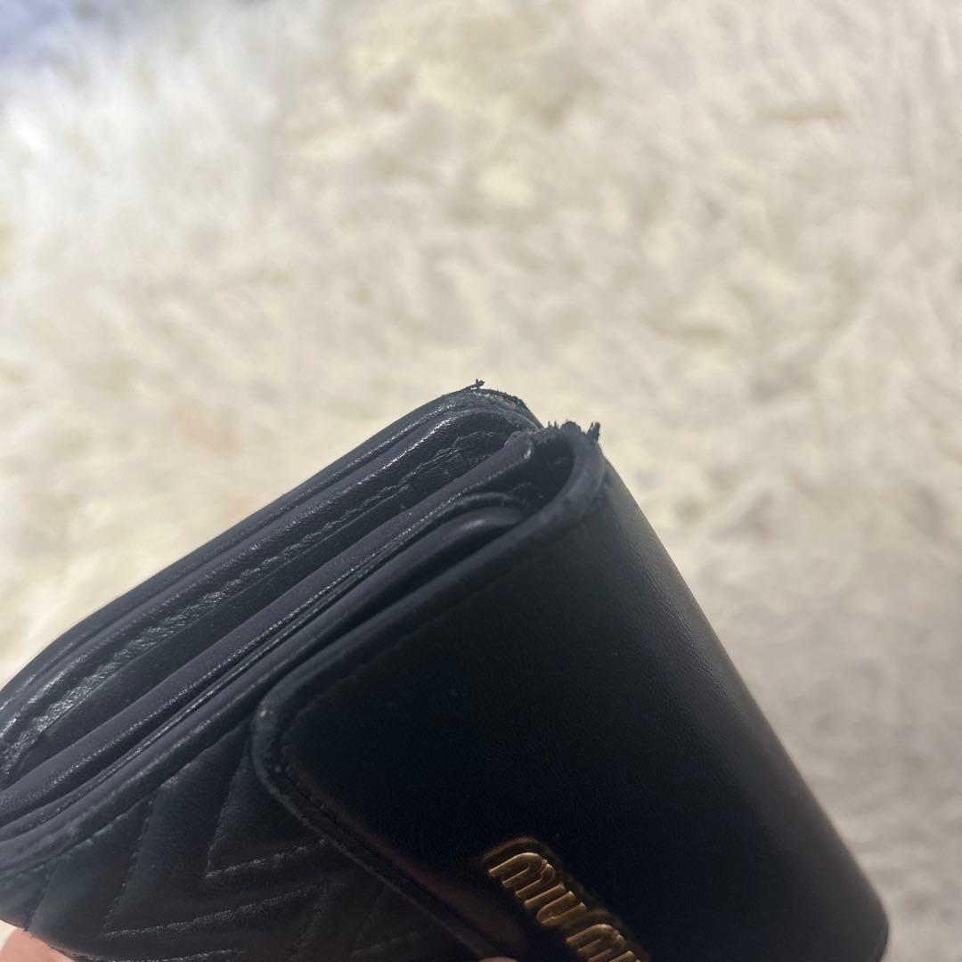 miu miu 二つ折り財布 黒