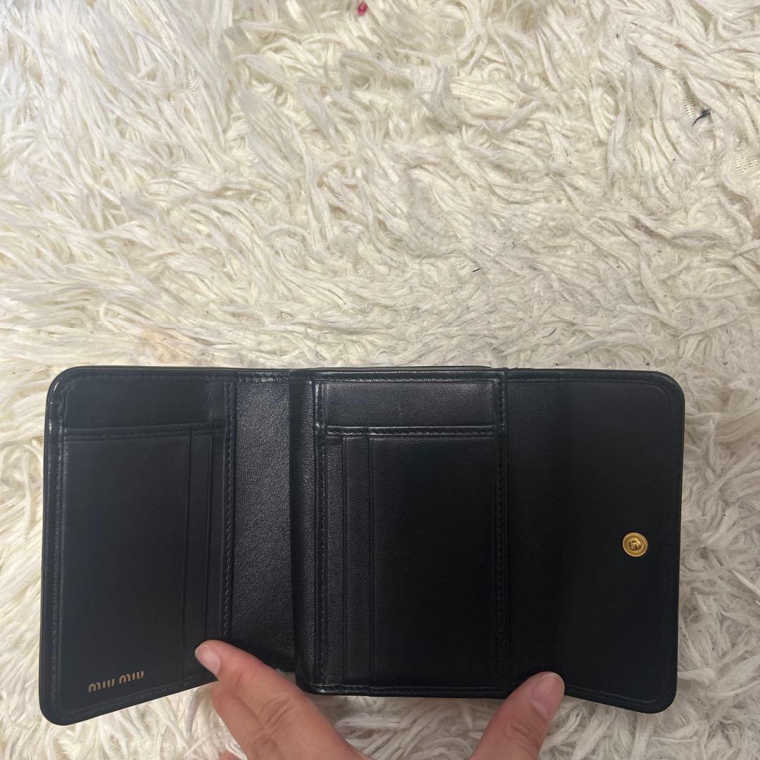 miu miu 二つ折り財布 黒