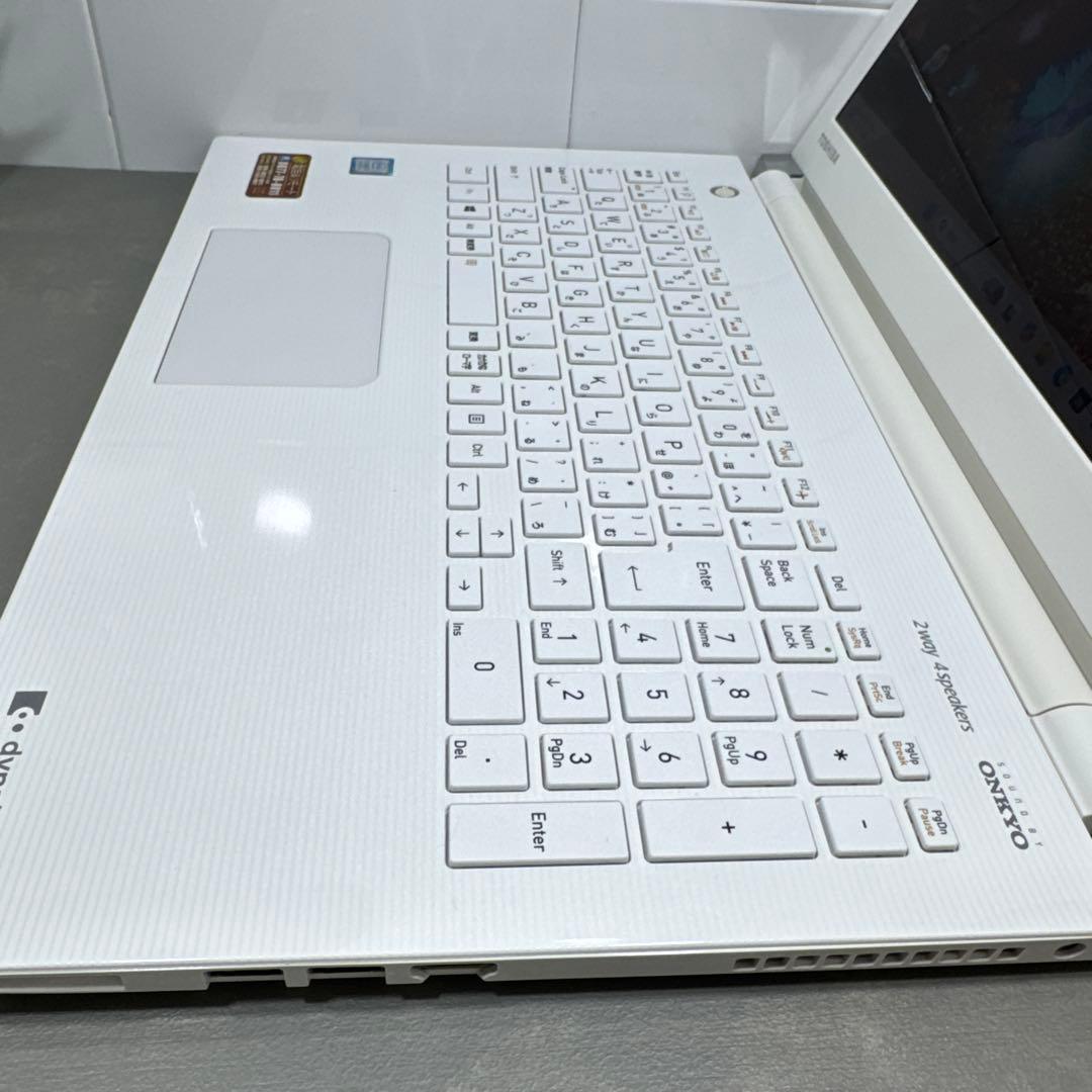 【高性能】東芝ダイナブックリュクスホワイト☘8世代i7☘新品SSD512GB