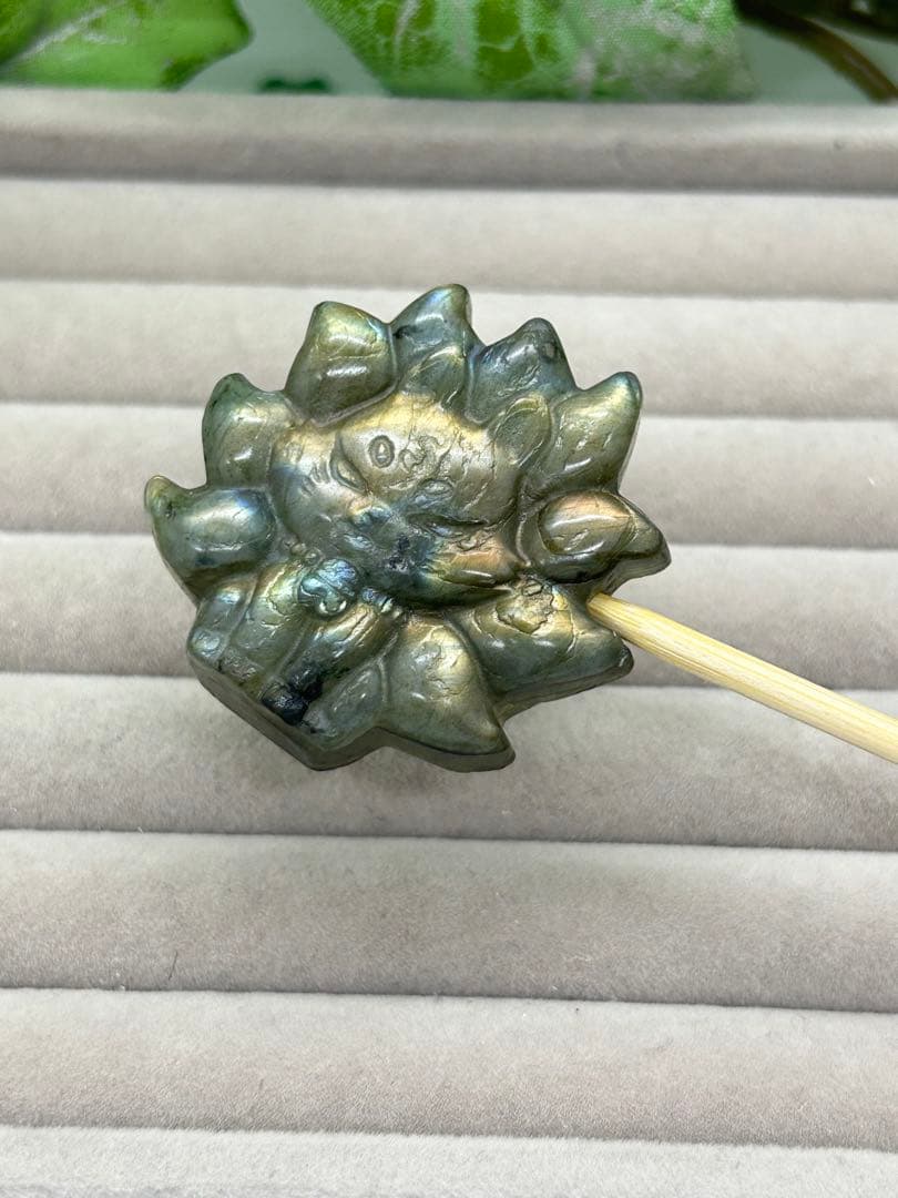 天然石ラブラドライト　きつねパーツ　No.1339