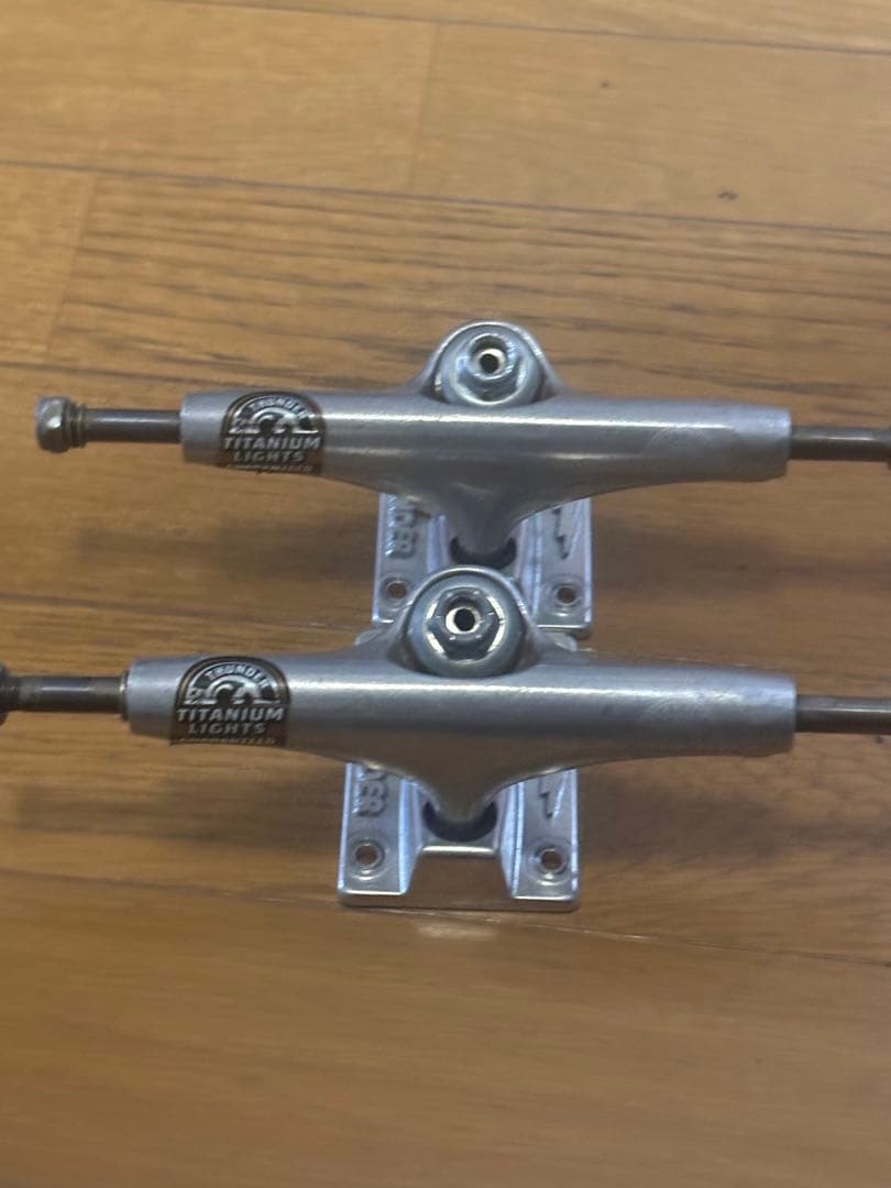 サンダートラック　チタン　147