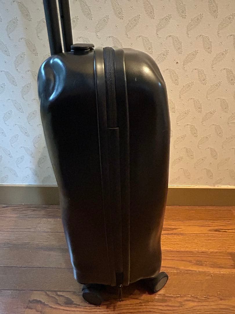 ゆ*こ様 クラッシュバゲージ ブラック キャリーケース