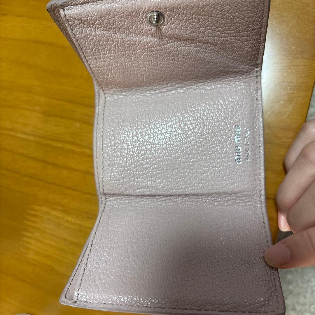MIU MIU ミュウミュウ 三つ折り財布 マドラス 5MH021 2F3R