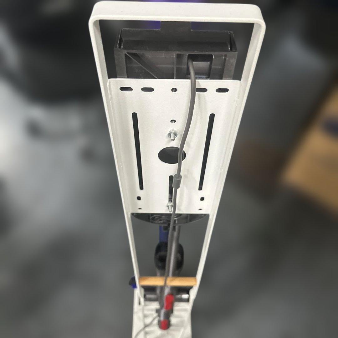 ②Dyson スティッククリーナー 本体