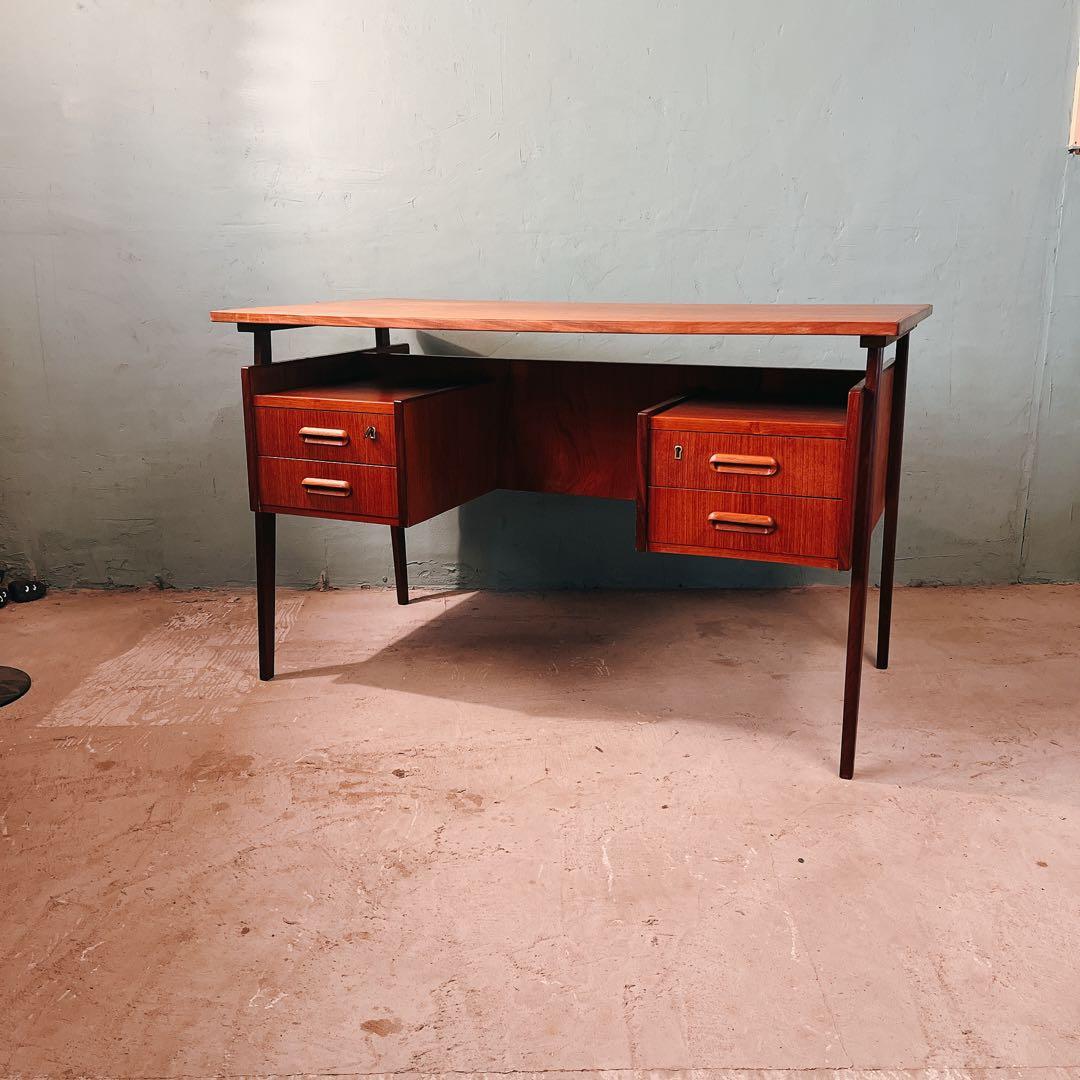 デンマーク　チーク材　デスク　北欧家具　北欧ビンテージ