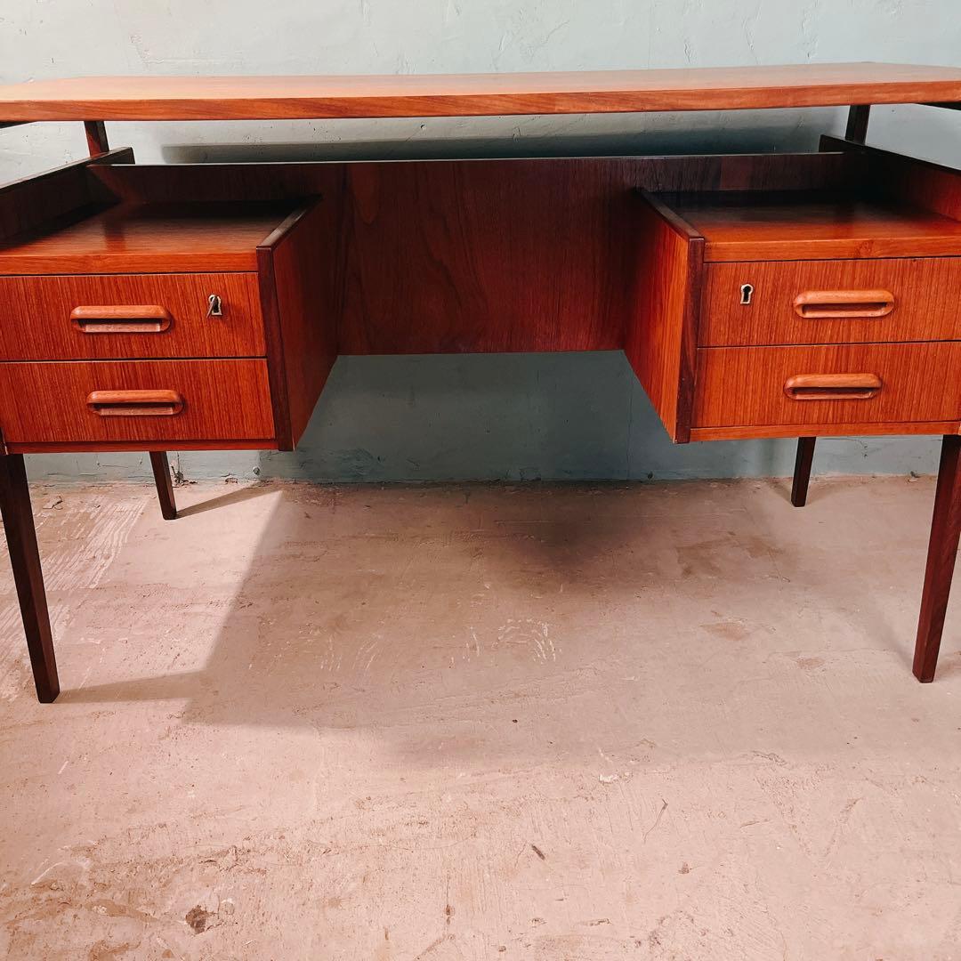 デンマーク　チーク材　デスク　北欧家具　北欧ビンテージ