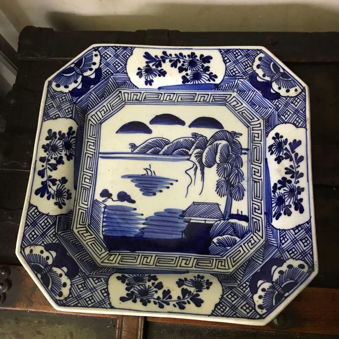 美品　古伊万里焼　染付け　角皿　山水図　飾り絵皿　年代物　藍の色合いが美しい