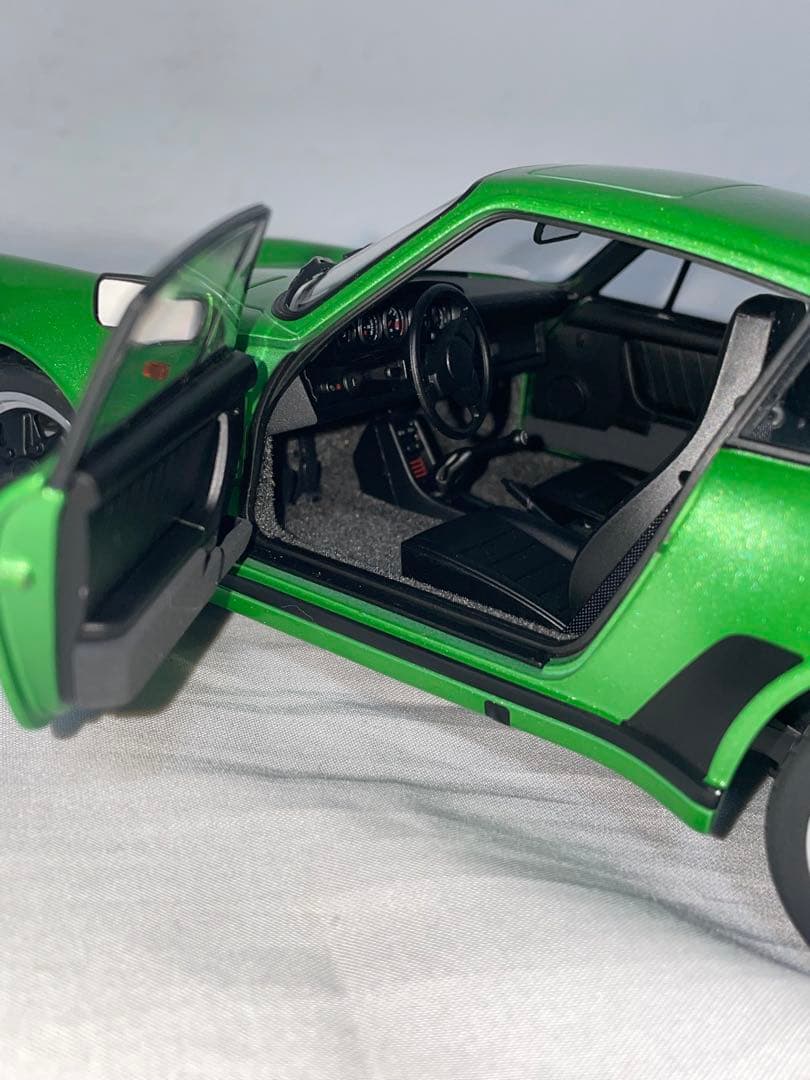 オートアート1/18 ポルシェ 911 訳あり