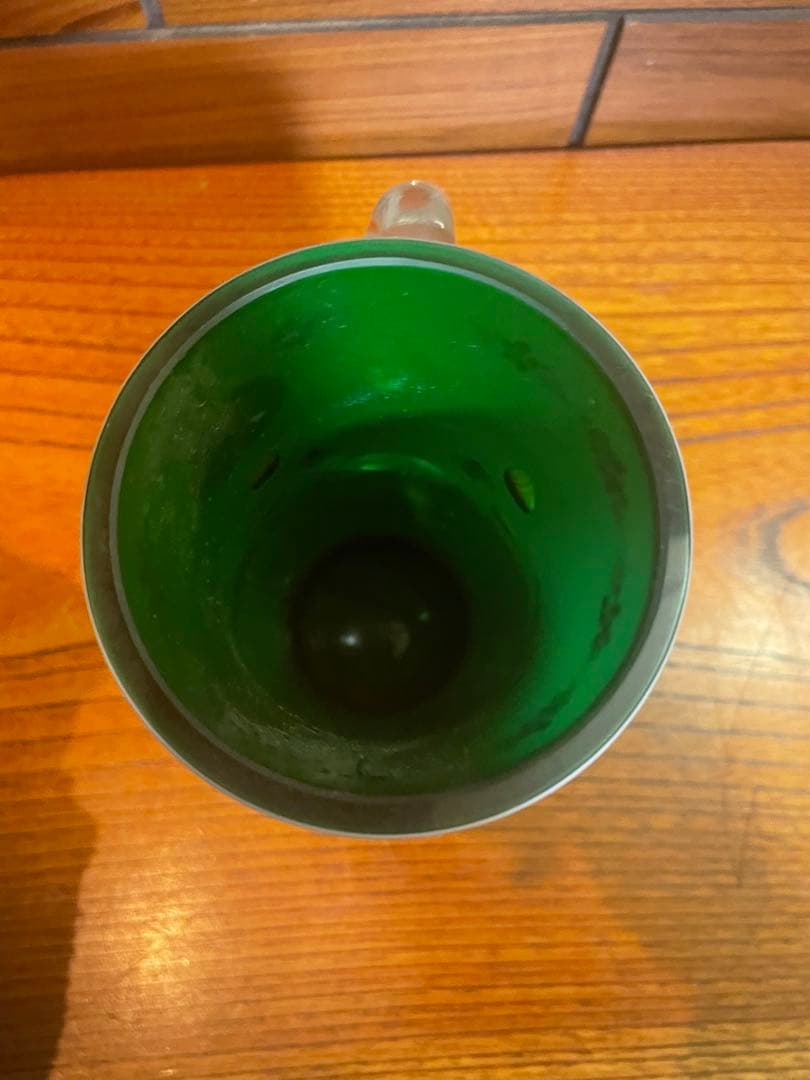 ボヘミアガラス　Bohemia glass 白被せ緑ガラス　ハンドペイント