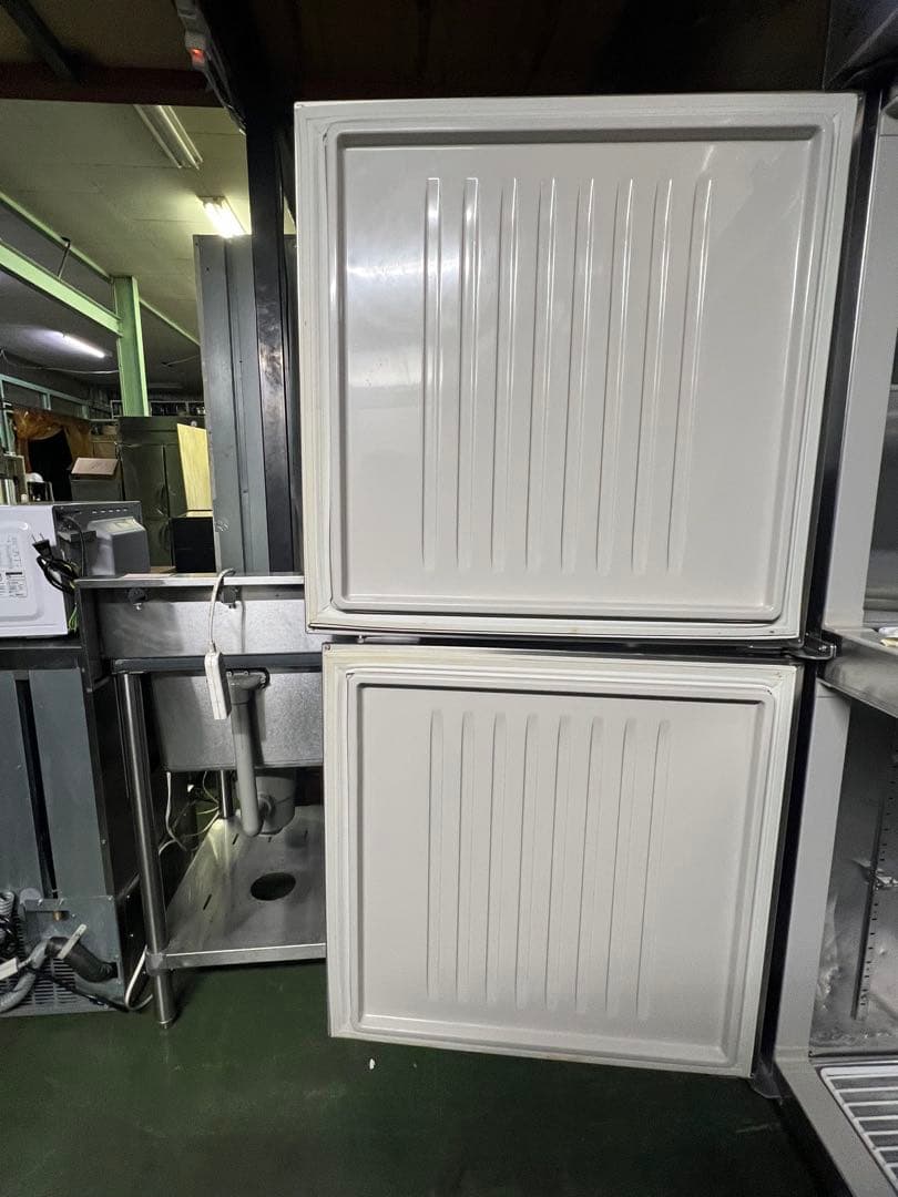 2001年 ホシザキ縦型冷蔵庫