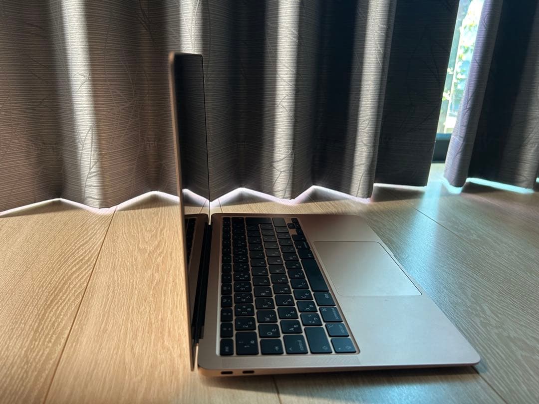 スヌーピー ステッカー付き ゴールド MacBook