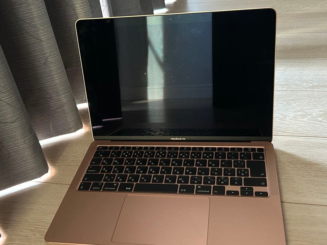 スヌーピー ステッカー付き ゴールド MacBook